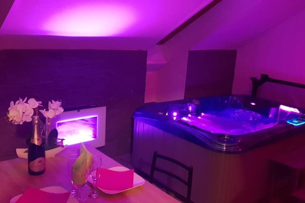 Les Bains Des Apartment *